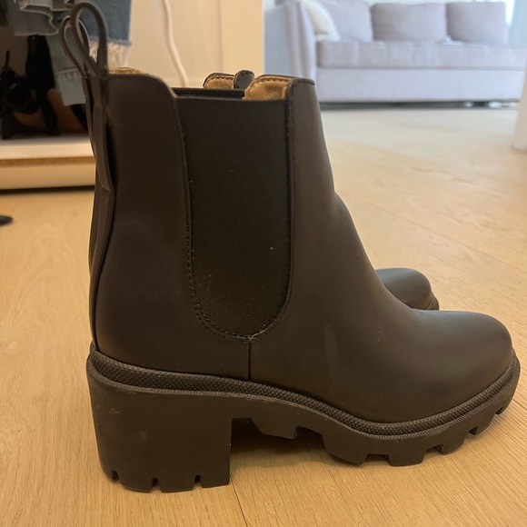 Steve Madden Honored Chelsea Bootie Size 6.5 - Picture 4 of 7